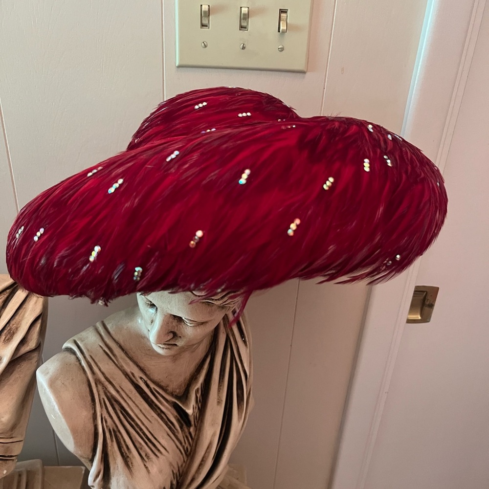 Elegant deep fushia  Feathered Women's Hat - Picture 2 of 4